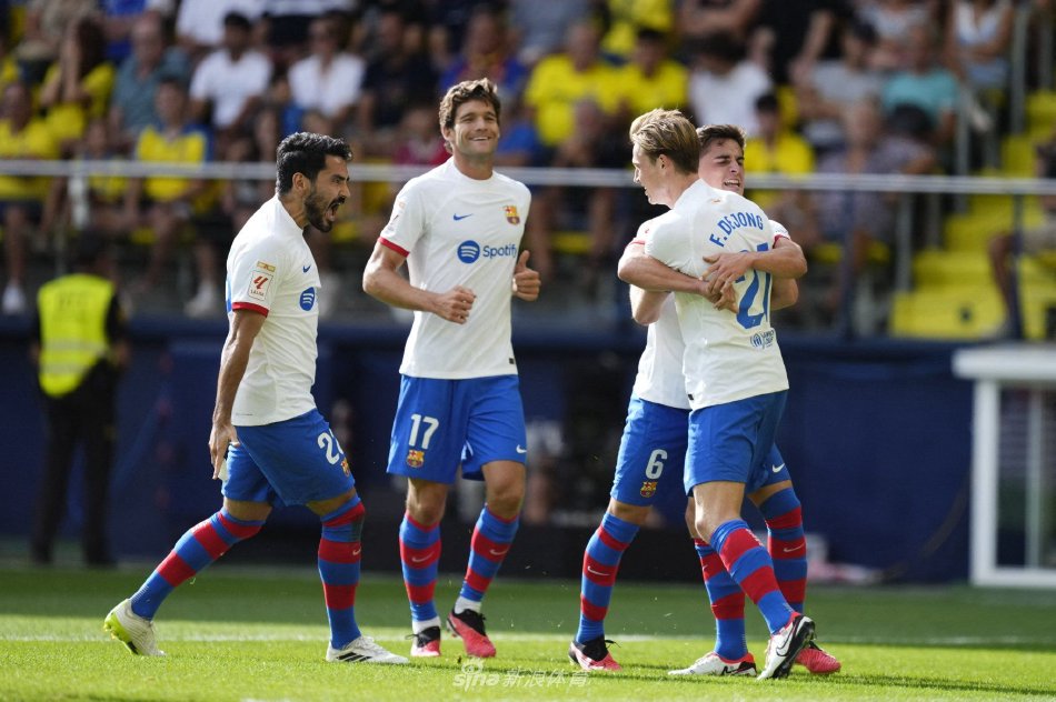 表现被视为 表现被视为