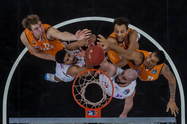 的夺冠概率 的夺冠概率