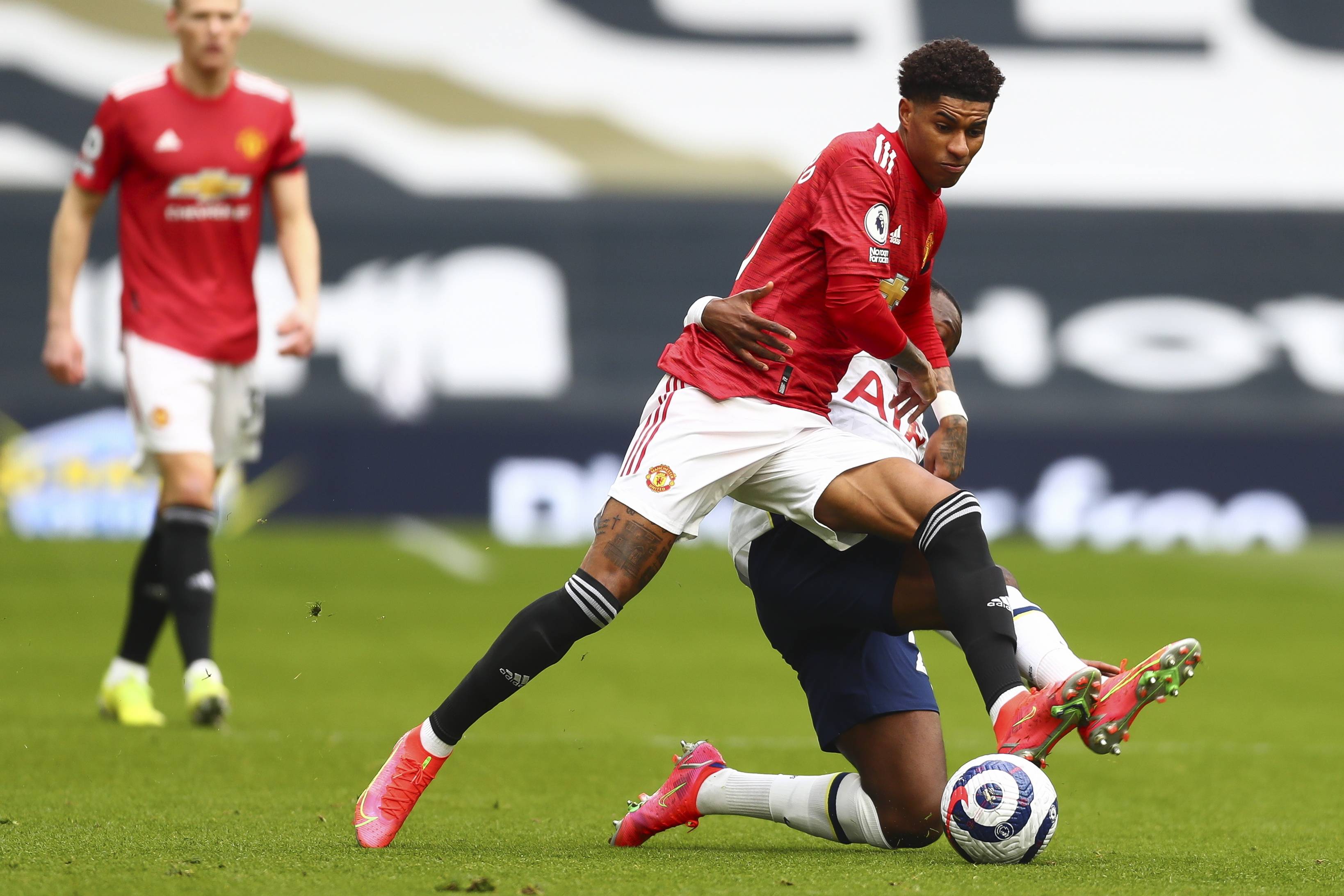 的中场核心 的中场核心